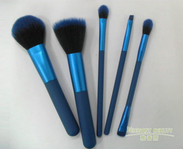 成套午夜福利视频免费在线观看中的“寶藏刷型”：這些刷子能讓你化妝更輕鬆